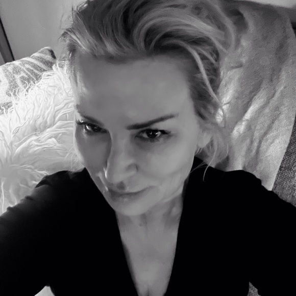 Meet your Posher, Stephanie - Picture 1 of 1